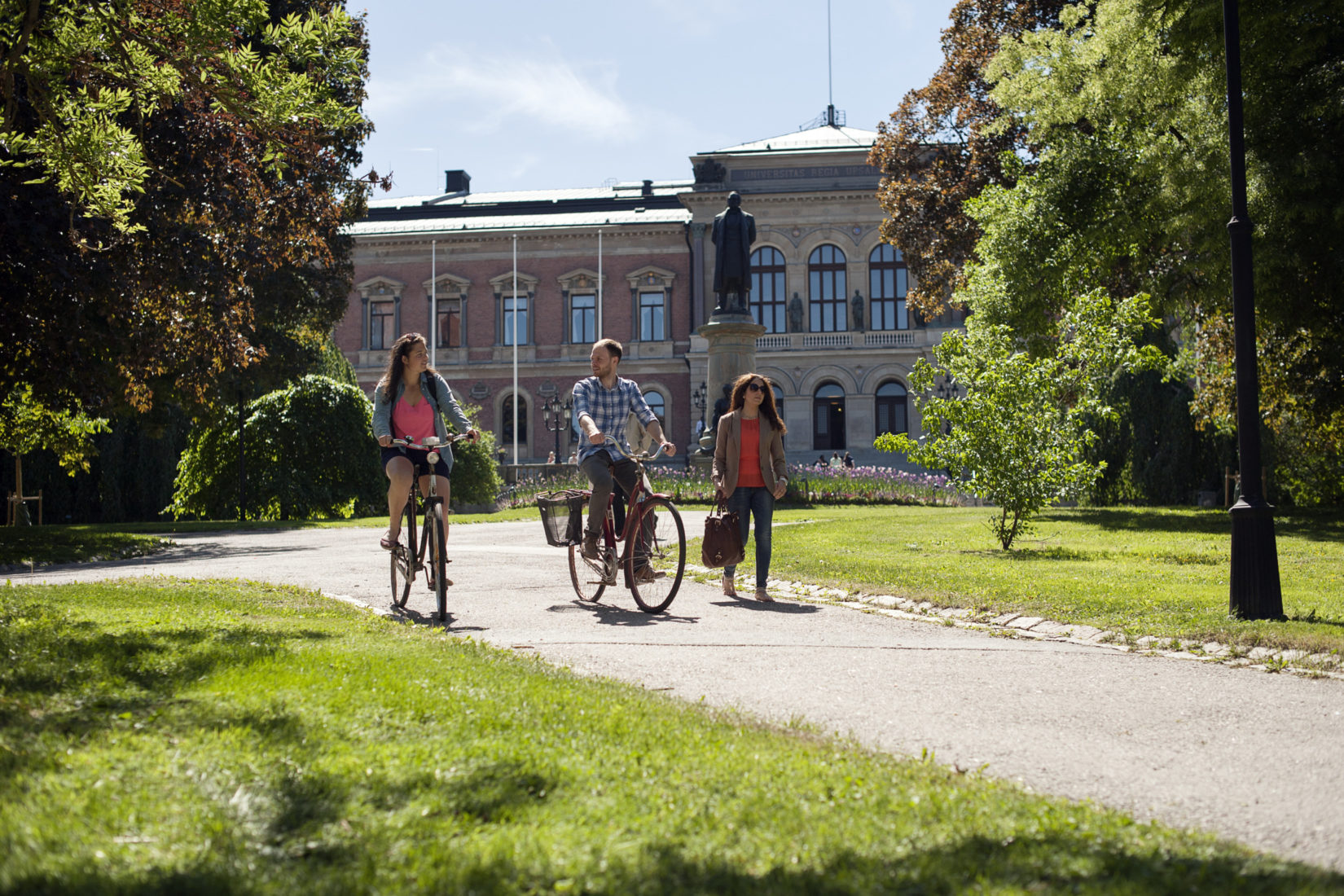 Cyklande studenter